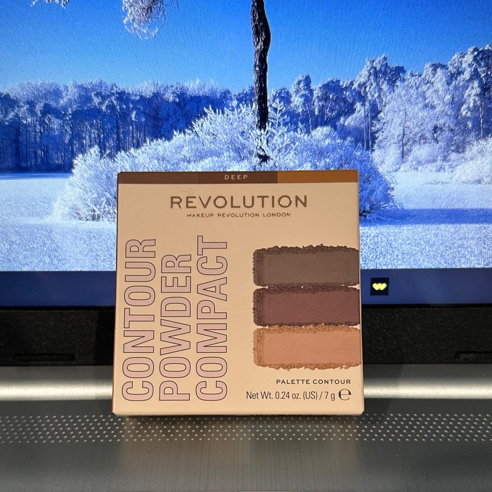 Revolution Deep Contour Palette with Rich Shades